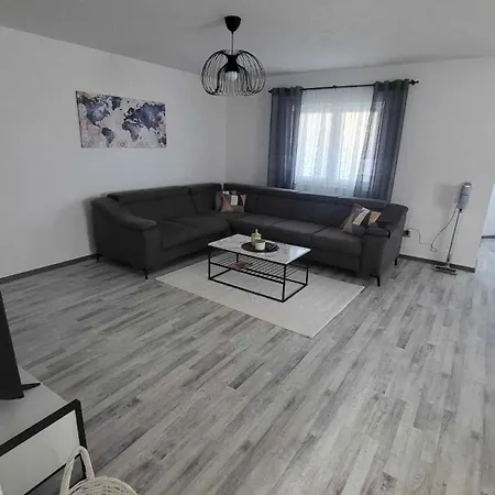 Ardalyspoolhouse