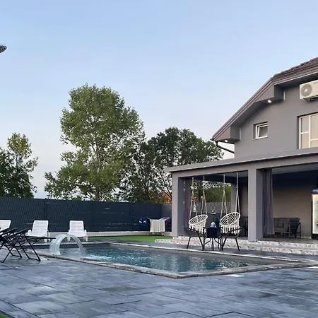 Ardalyspoolhouse * Bihać