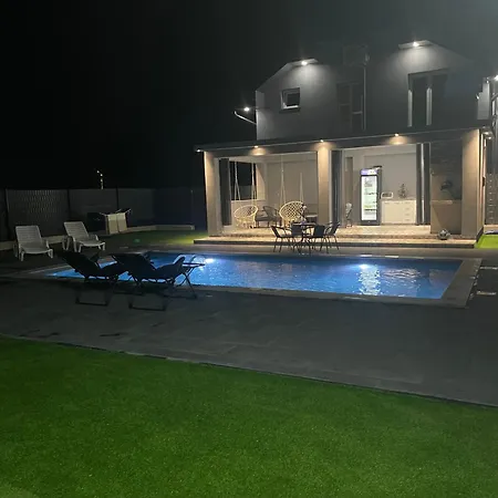 Ardalyspoolhouse Villa *